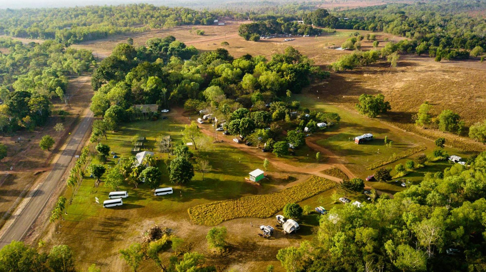 Готель Litchfield Tourist Park Batchelor Екстер'єр фото